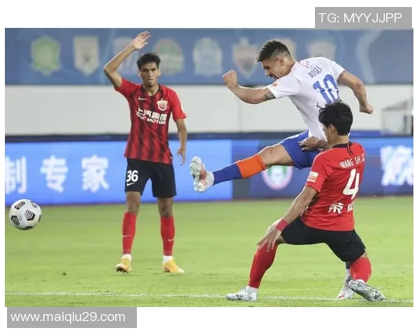 实时新闻上海足球队防反战术解析从细节看球队制胜之道